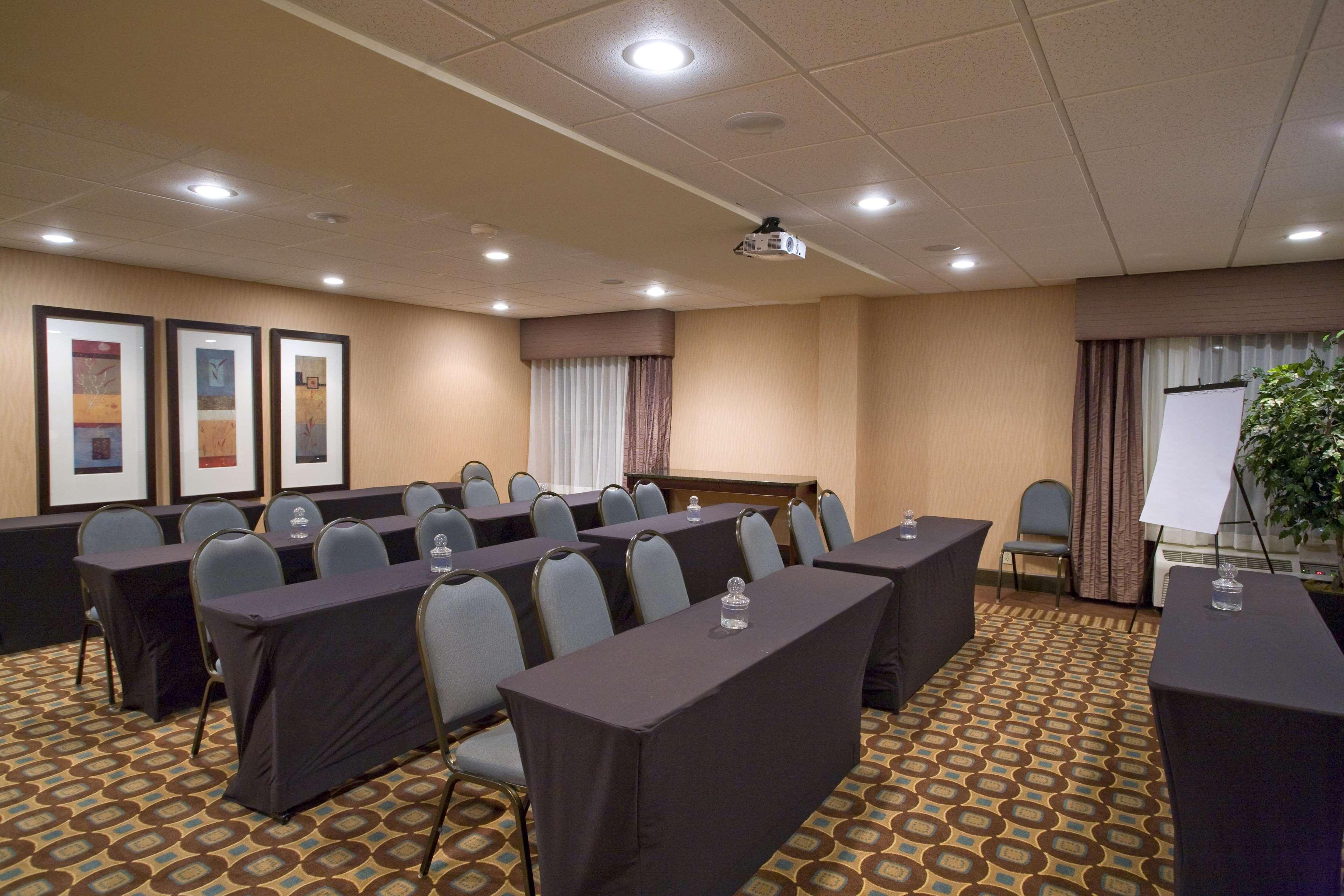 Hampton Inn Atlanta-Ньюнен Экстерьер фото