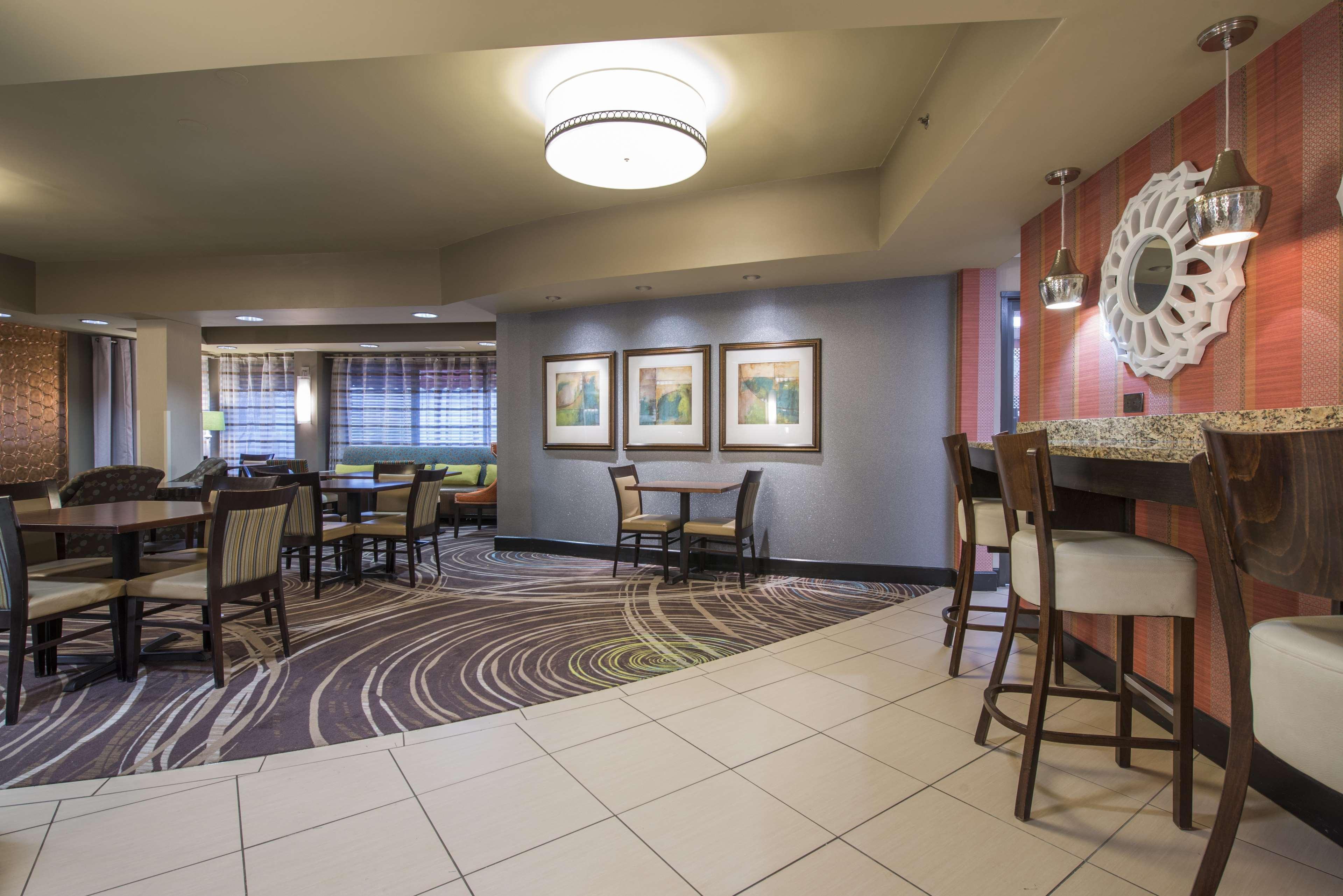 Hampton Inn Atlanta-Ньюнен Экстерьер фото