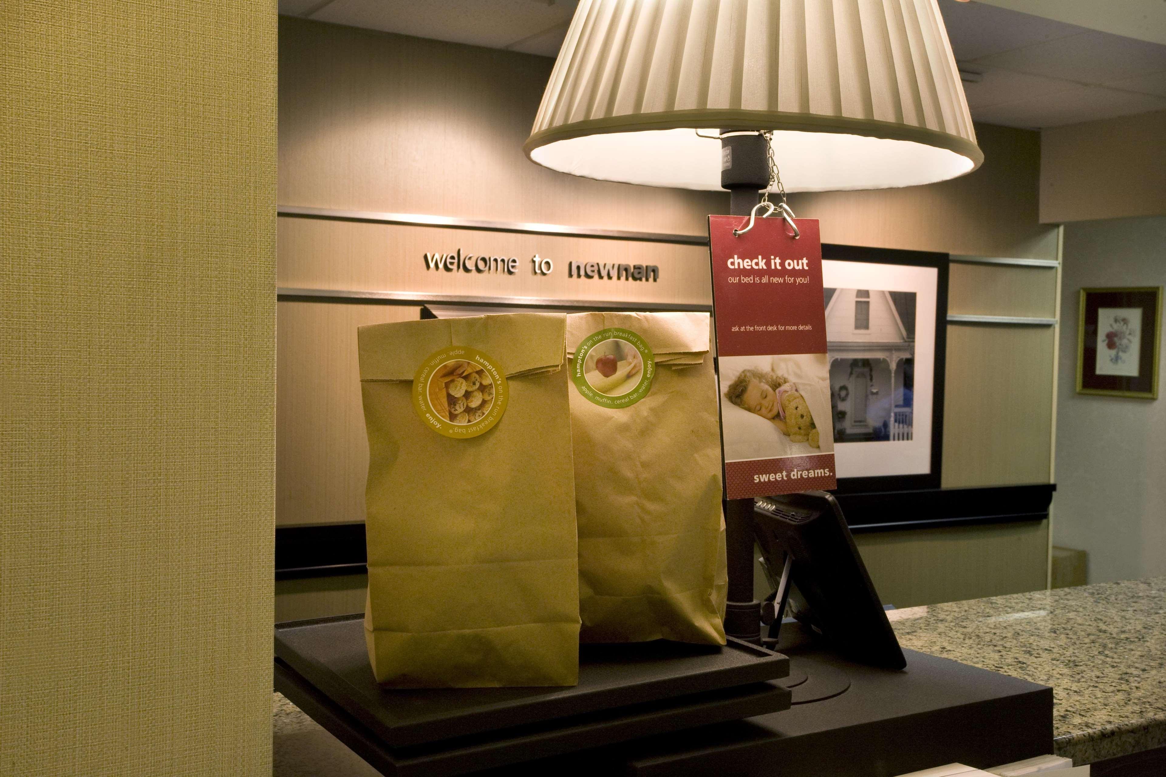 Hampton Inn Atlanta-Ньюнен Экстерьер фото