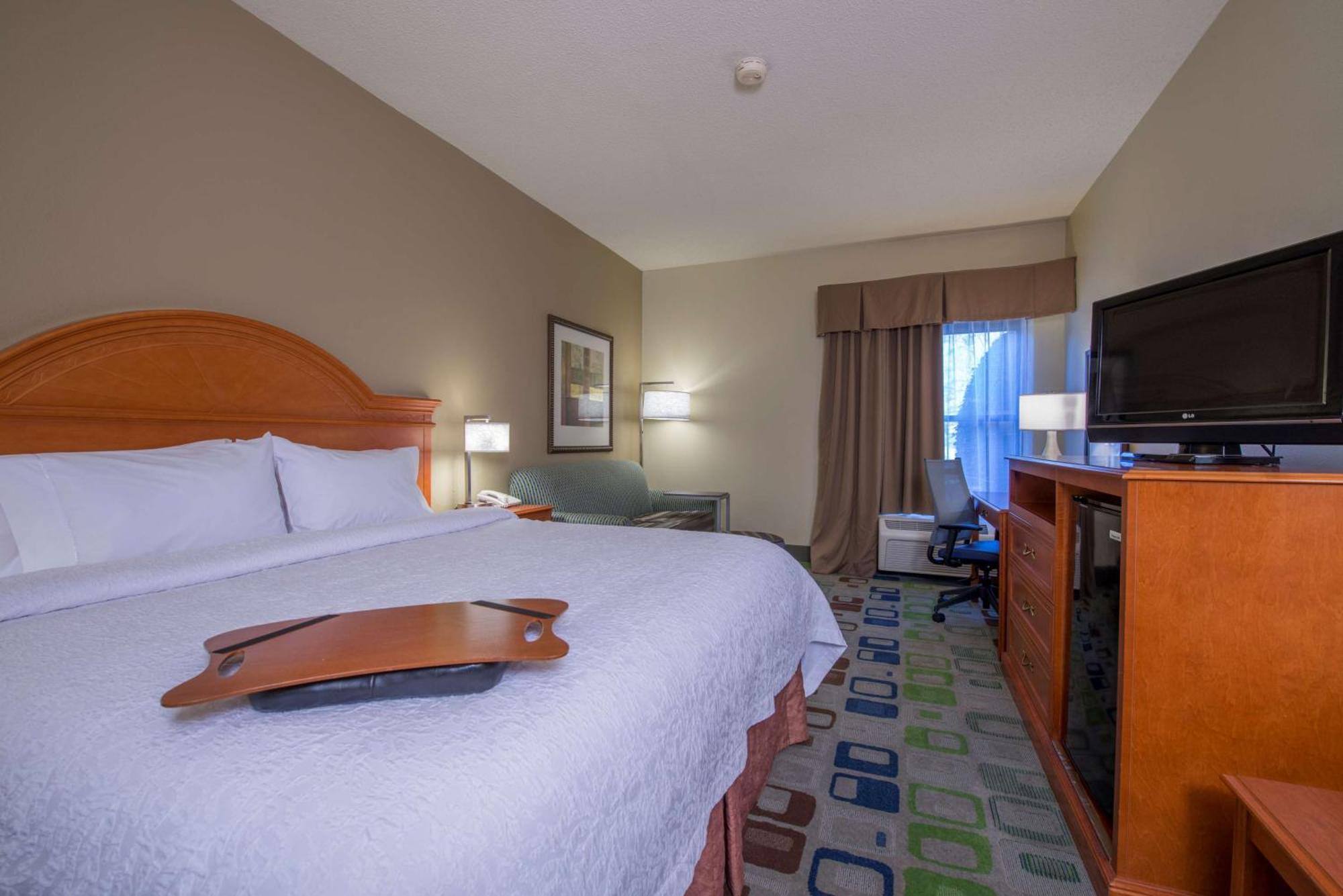 Hampton Inn Atlanta-Ньюнен Экстерьер фото