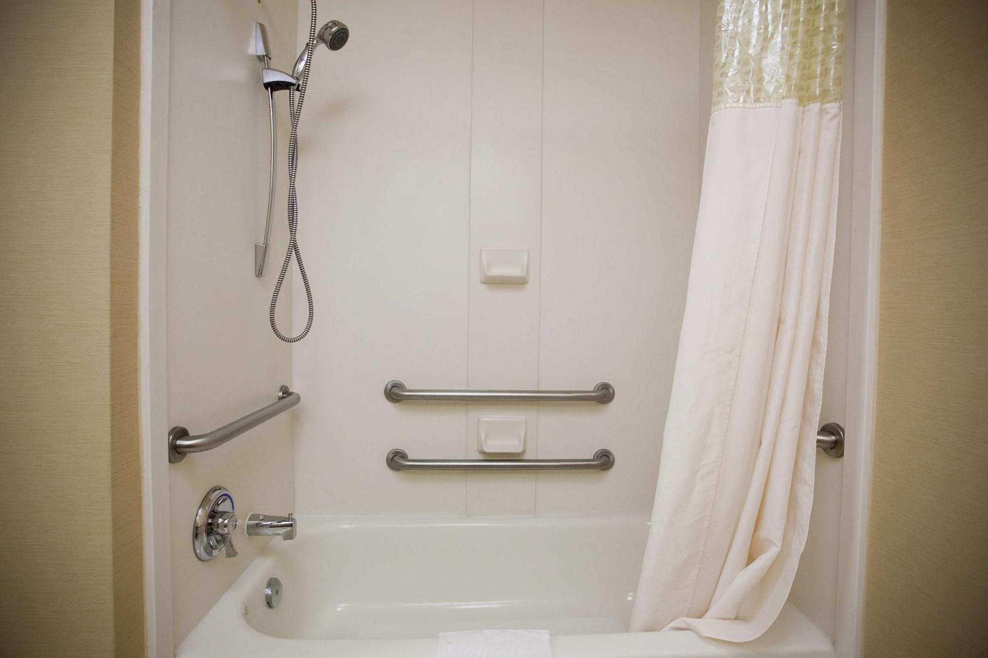Hampton Inn Atlanta-Ньюнен Экстерьер фото