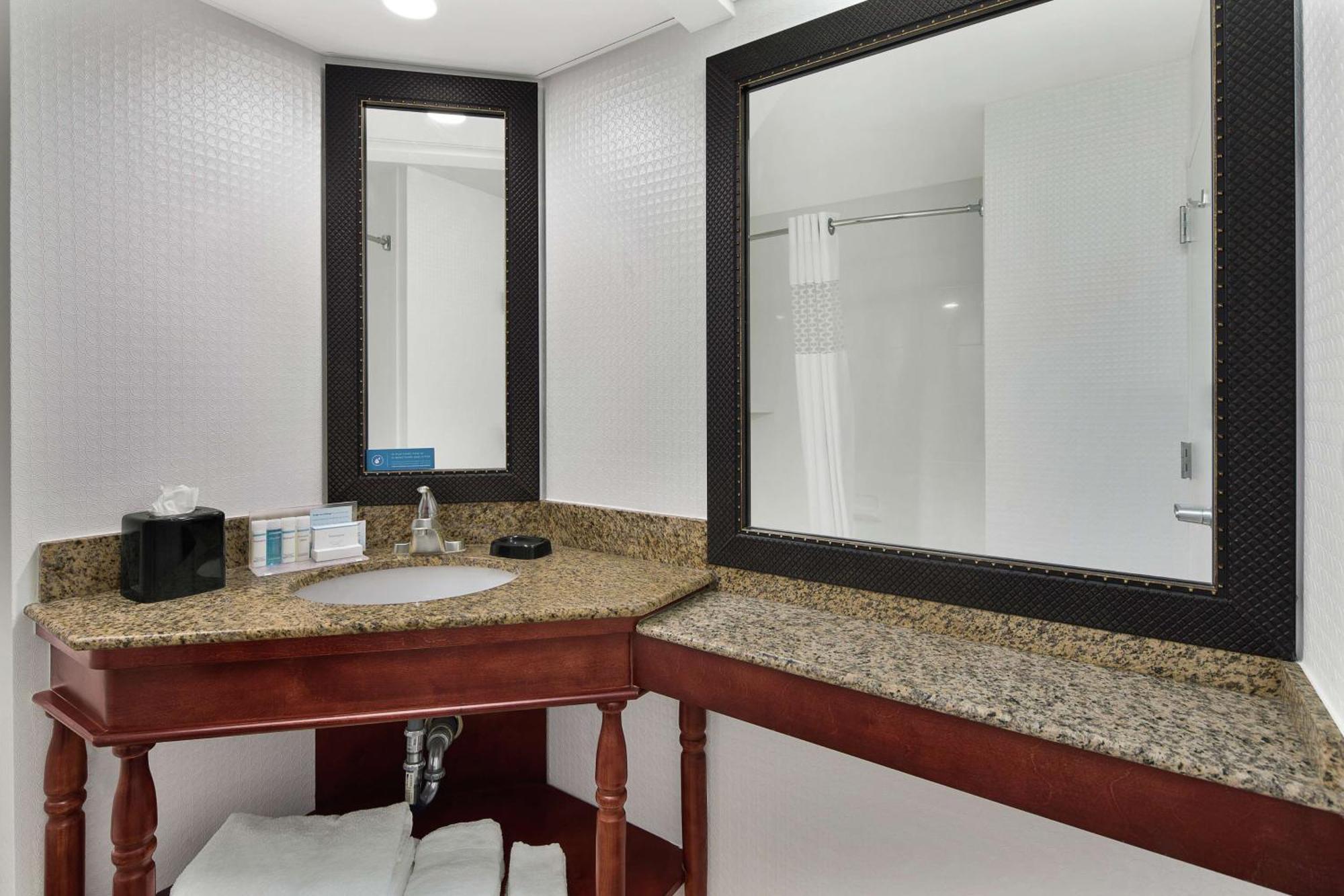 Hampton Inn Atlanta-Ньюнен Экстерьер фото
