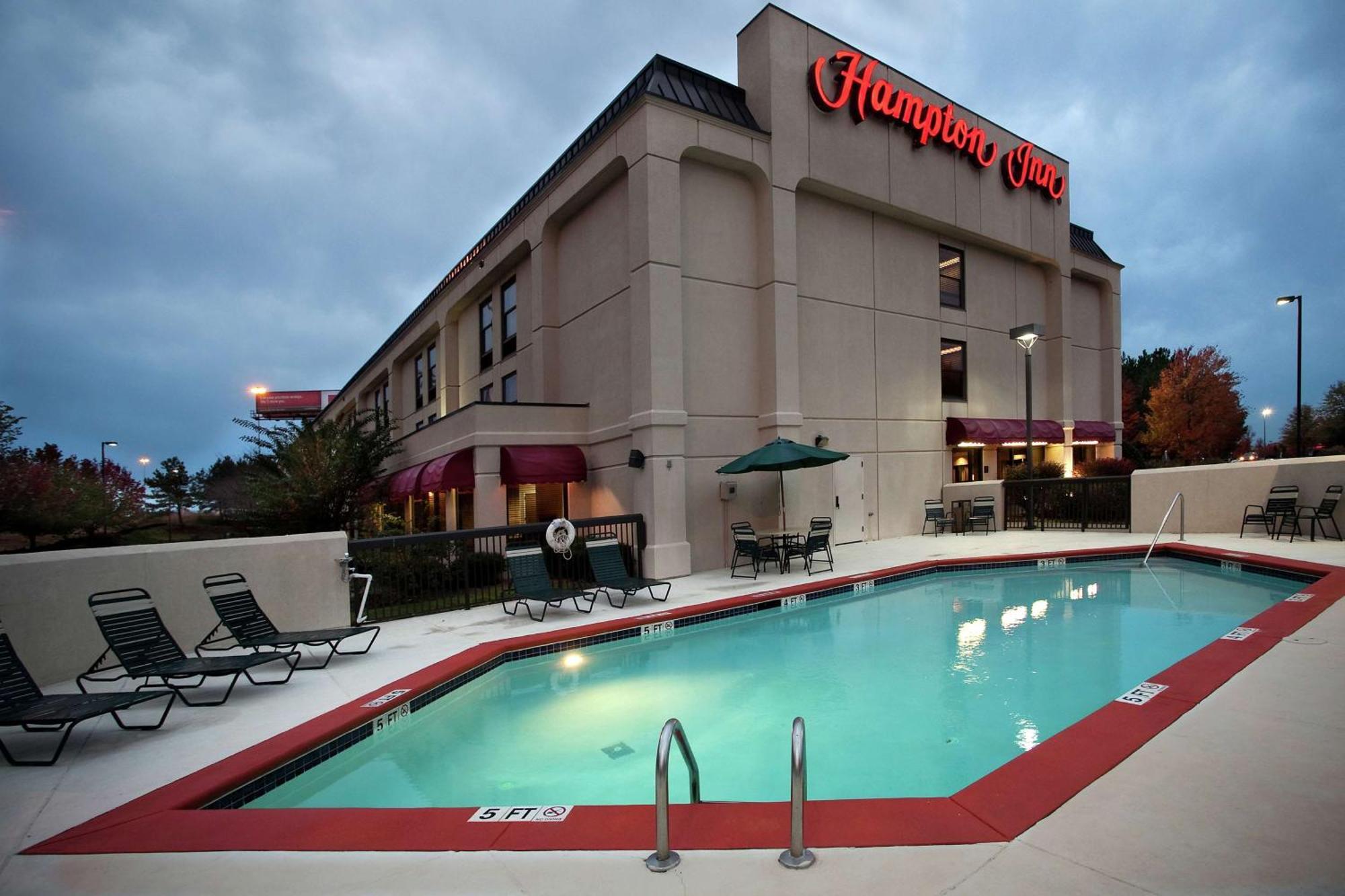 Hampton Inn Atlanta-Ньюнен Экстерьер фото