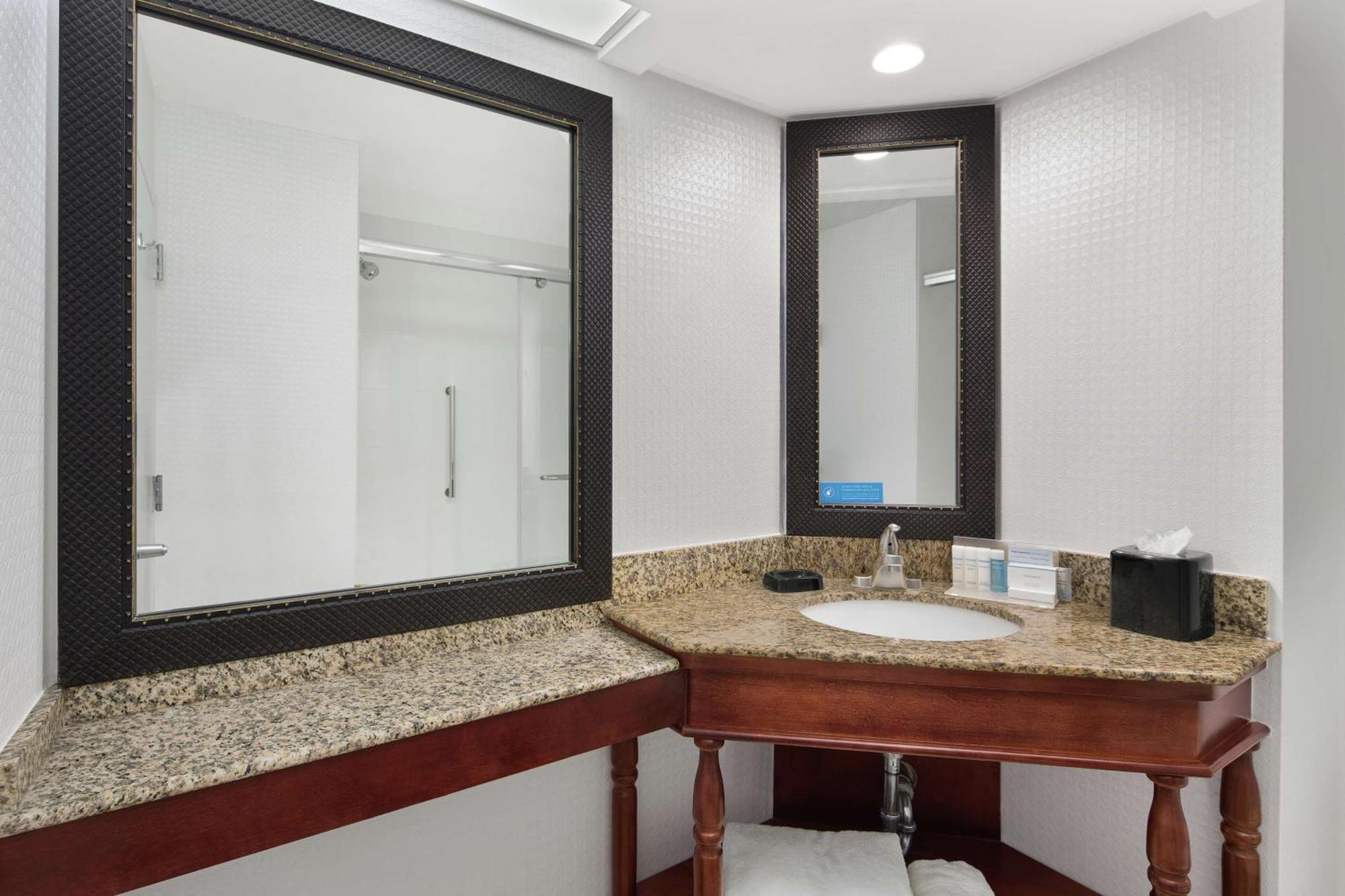 Hampton Inn Atlanta-Ньюнен Экстерьер фото