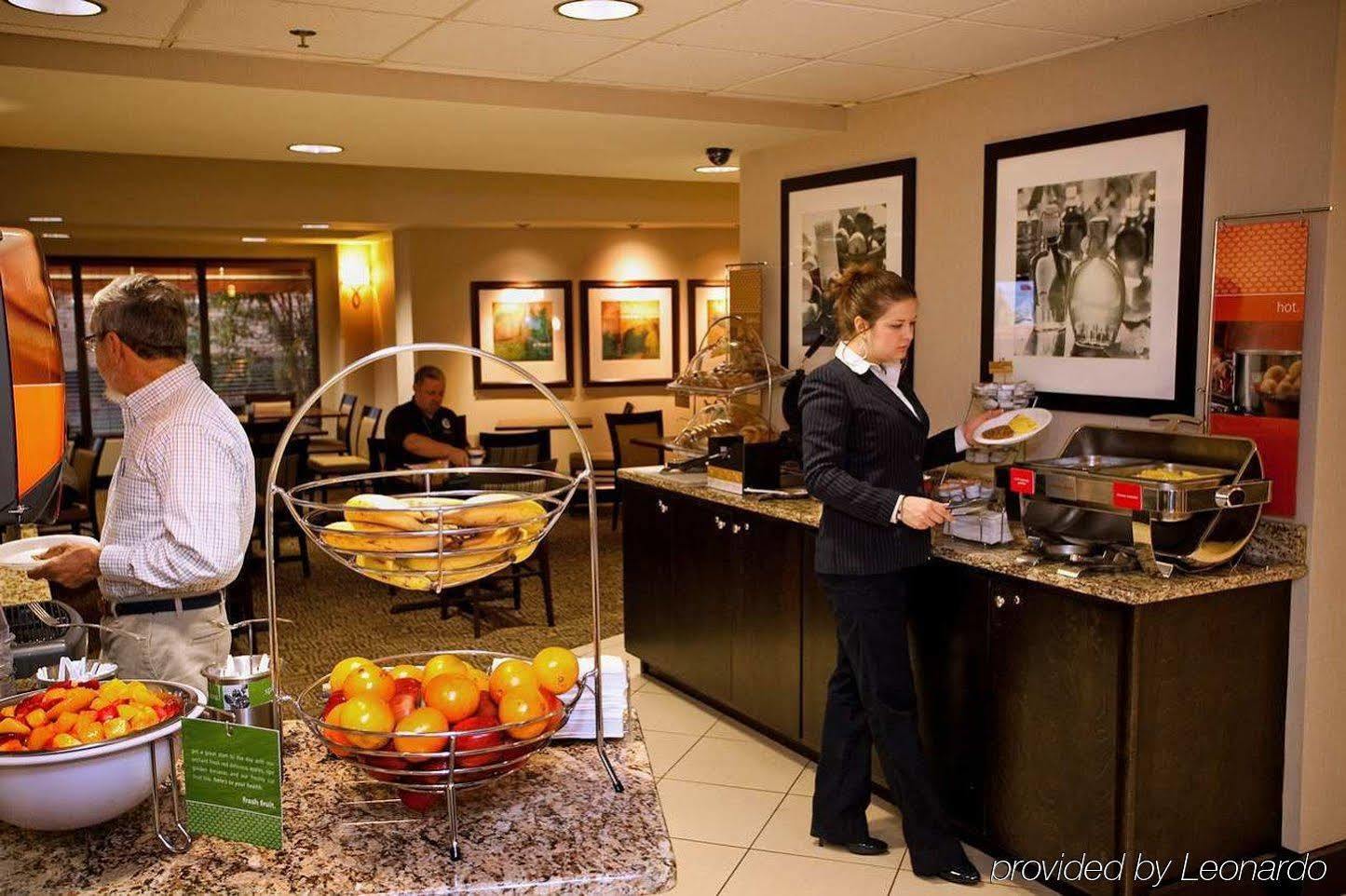 Hampton Inn Atlanta-Ньюнен Экстерьер фото